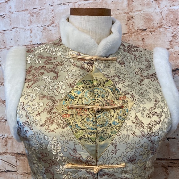 Vintage (60’s-70’s) Asian inspired vest - Picture 5 of 14